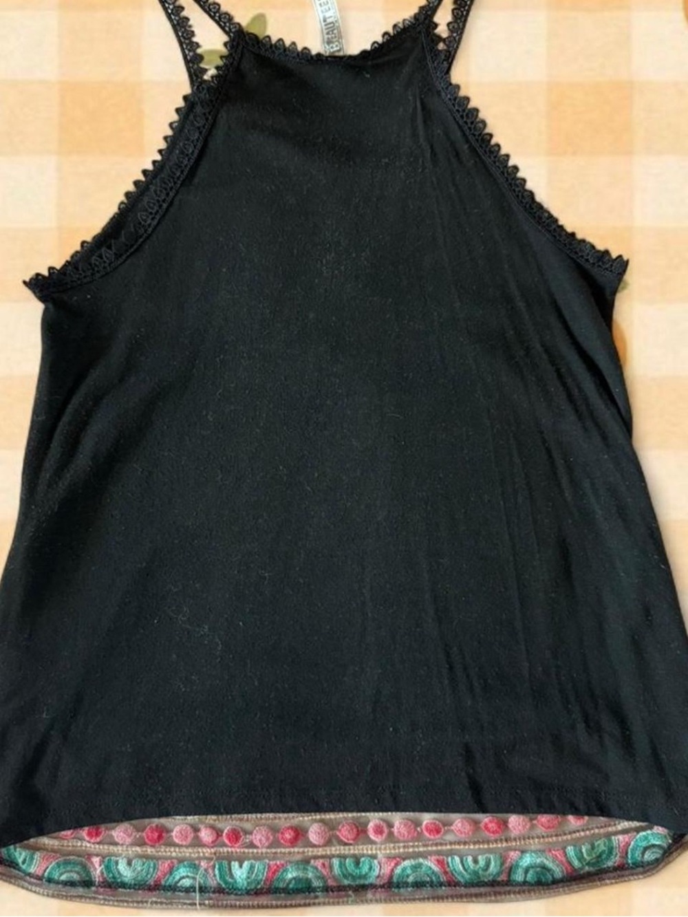 Black and Pattern Style Top - Picture 2 of 3
